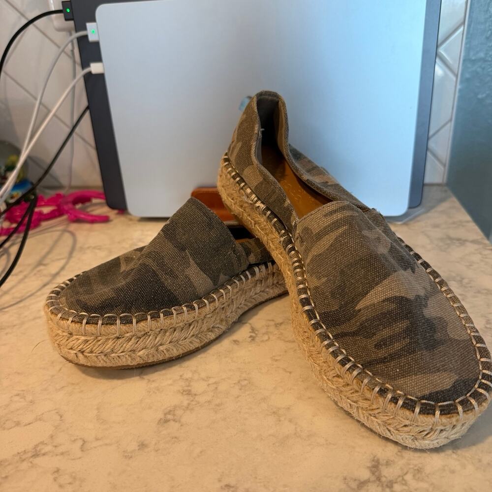Splendid Camo Espadrilles Size 8